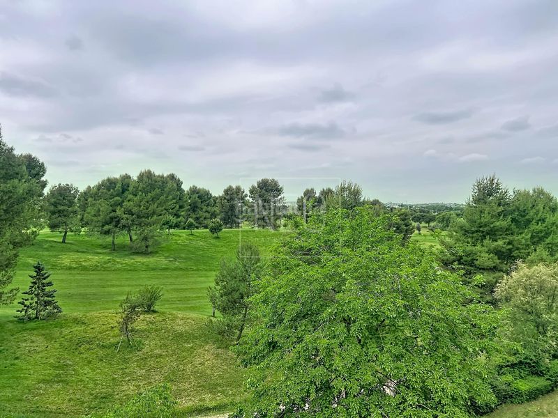 Foto ffe0866b-2f60-4d35-8c3e-121e5d9c53a6. Pis amb aparcament piscina a Corralejos-Campo de las Naciones Madrid
