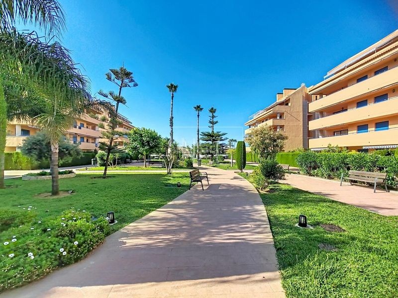 Foto c2817687-2084-4005-b620-91cc987376c1. Àtic amb calefacció aparcament piscina a Les Bassetes - El Marjal Dénia