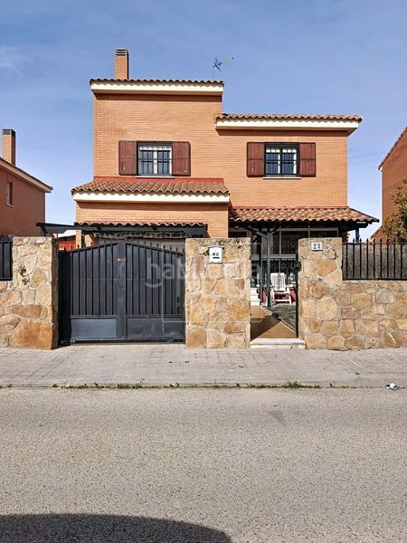 Foto 14980c2e-3c83-4ee6-882c-e9496d55de27. Chalet mit heizung parking pool in Moraleja de Enmedio