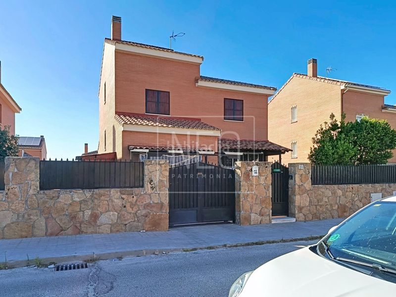 Foto 1cbd1d7d-29fa-407a-a263-6c665b01fcdf. Chalet mit heizung parking pool in Moraleja de Enmedio
