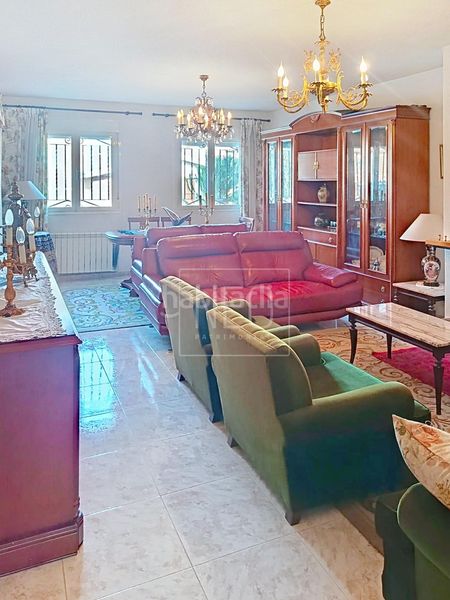 Foto 37f7b6ff-bea4-4914-b9e8-7cb957407cad. Chalet mit heizung parking pool in Moraleja de Enmedio