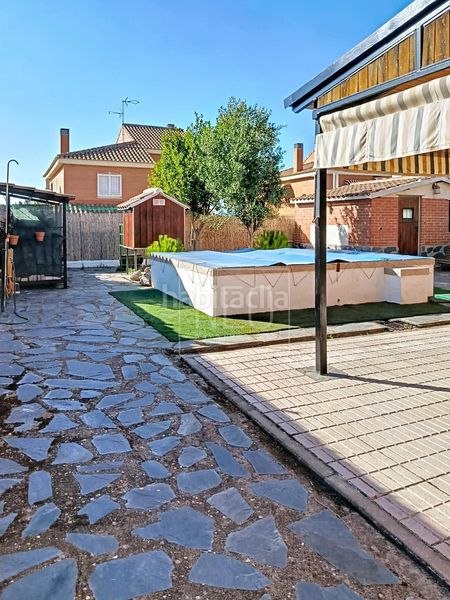 Foto 85d800c2-a82d-4032-911f-2b5387b6d190. Chalet mit heizung parking pool in Moraleja de Enmedio