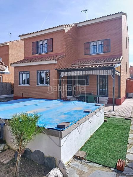 Foto 8c9d642b-93a9-47c2-bb35-a6a2eb69b000. Chalet mit heizung parking pool in Moraleja de Enmedio