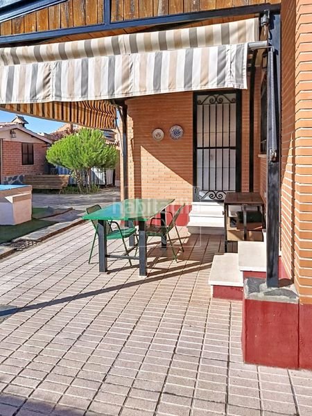 Foto cbb3a3cc-360a-45d4-8ff4-83f41a493bb1. Chalet mit heizung parking pool in Moraleja de Enmedio