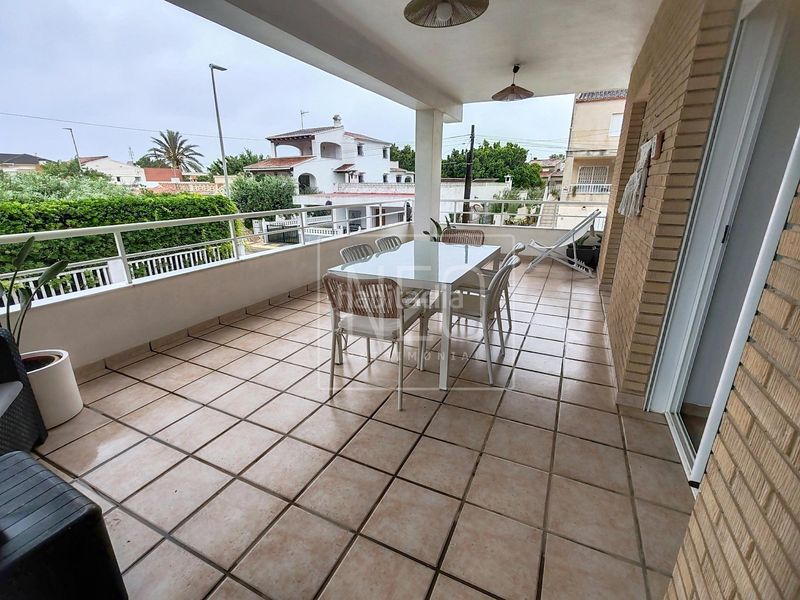 Foto e899f1a9-a4b6-4c23-8ab5-d9b84a12074c. Xalet amb calefacció aparcament piscina a Oliva playa Oliva