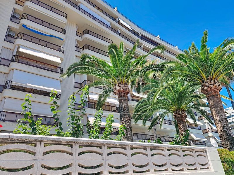 Foto d1c3d2a0-c3db-4c4d-9624-de7d4e1abc67. Pis amb calefacció piscina a Playa de Gandía Gandia