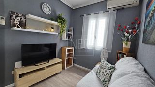 Flat in Calle JERONIMA LLORENTE