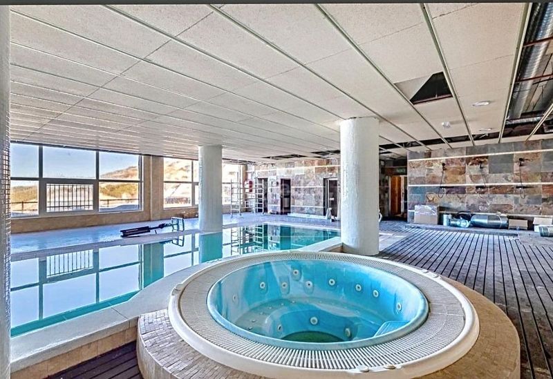 Foto 91a2f528-e050-43e2-ac90-aa88c7209fba. Estudi amb calefacció aparcament piscina a Zona media Sierra Nevada