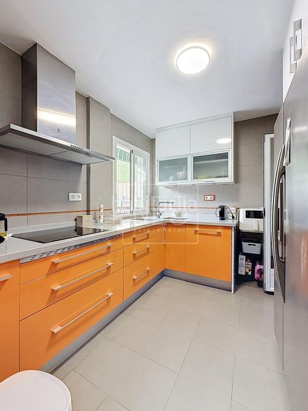 Foto f7466758-e646-4e4f-9a17-5f127276b5e5. Casa pareada unifamiliar pareado en la zubia, granada. en Zubia (La)