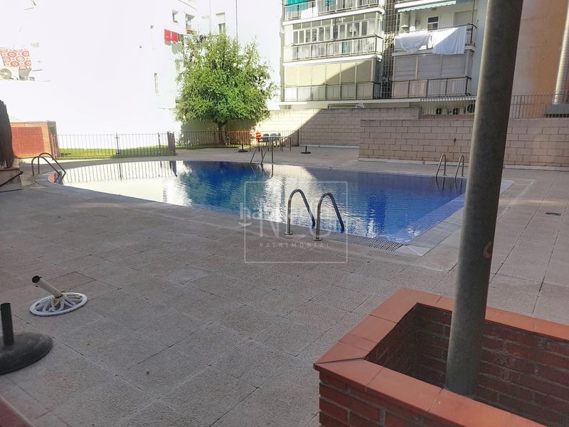 Foto 12bbb782-7d69-4cf4-b87b-3a91b5f85e00. Flat with heating parking pool in Villaverde Alto Madrid