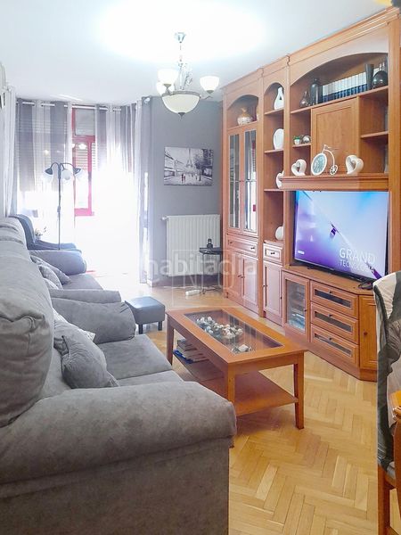 Foto cfaf258a-72b6-45a6-969d-5d59865d32f7. Flat with heating parking pool in Villaverde Alto Madrid