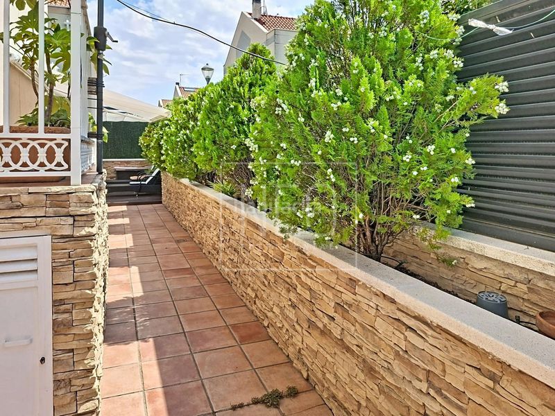 Foto 3a820d3c-7b06-4501-b39a-a4fbfd3db313. Casa adosada unifamiliar adosado en esquina, . en San Fernando de Henares