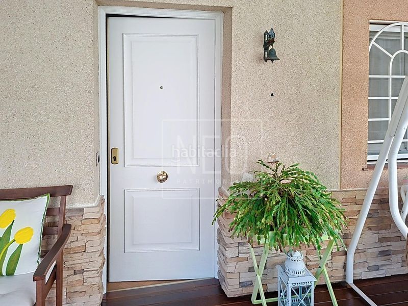 Foto 97a6f98c-6899-4274-bf83-fc0685e31b5e. Casa adosada unifamiliar adosado en esquina, . en San Fernando de Henares