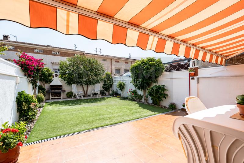 Foto 693a6f6e-122f-4e5c-a80c-be5f2bf4c9b9. Semi detached house with heating parking in Campclar Tarragona