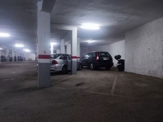 Aparcament cotxe a Avinguda de la Verge de Montserrat