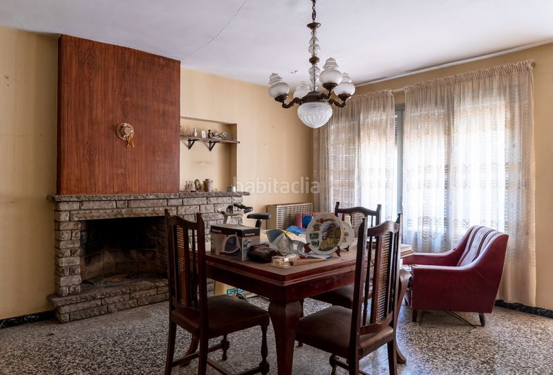 Foto e207ed9c-a6be-44de-9d00-e908cf4843d1. Casa adossada amb xemeneia aparcament a Vila-seca poble Vila-seca