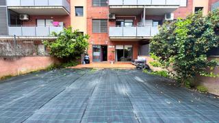 Planta baixa a Polinyà. Planta baja de 2 dormitorios dobles , patio de 100m2, trastero y