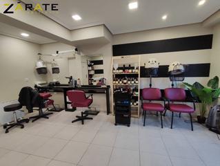 Affitto Locale commerciale in Mamariga. Peluqueria en funcionamiento a la venta en santurtzi