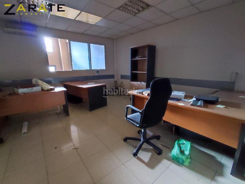 Foto 761a4f0a-cf4f-40db-a2e6-e813c0a84c1a. Bâtiment à usage industriel dans Urbi Basauri