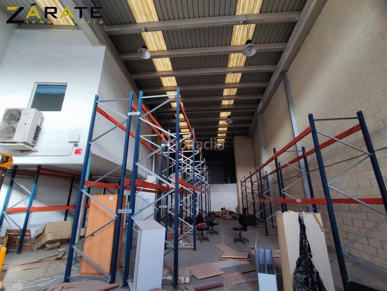 Foto 88a343cb-eca1-4553-ba21-ed59a6f30f75. Bâtiment à usage industriel dans Urbi Basauri