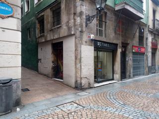 Lloguer Local Comercial a Casco Viejo. Local en casco viejo