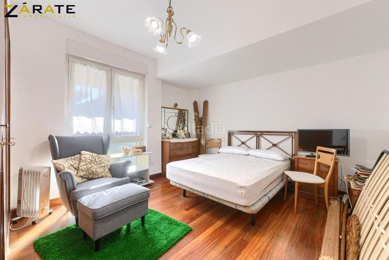 Foto 18a48683-b67f-45e6-b0bb-405555a9618f. Dúplex amb calefacció aparcament a santa maría de Getxo Getxo