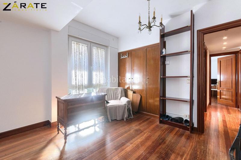 Foto 1d1253d3-0e40-4868-a3c8-09b62d69714e. Dúplex amb calefacció aparcament a santa maría de Getxo Getxo