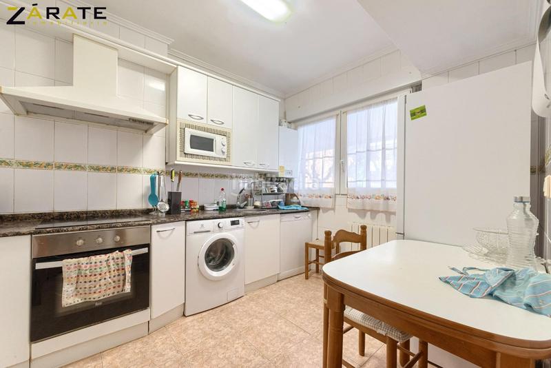 Foto b86a2cd6-6623-489e-b010-f879062bff1c. Dúplex amb calefacció aparcament a santa maría de Getxo Getxo