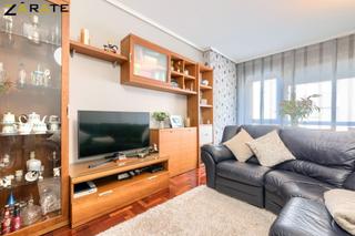 Pis a Lasesarre. Se vende preciosa  vivienda   para entrar en barakaldo