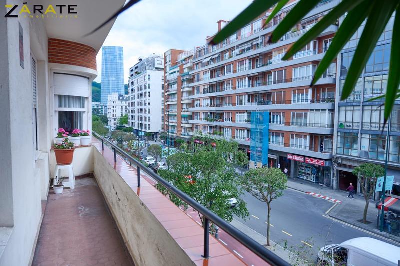 Foto 77dadd2a-b5df-4f64-a9fd-45cc0cc7302e. Piso se vende magnifica vivienda a reformar en indautxu en Bilbao