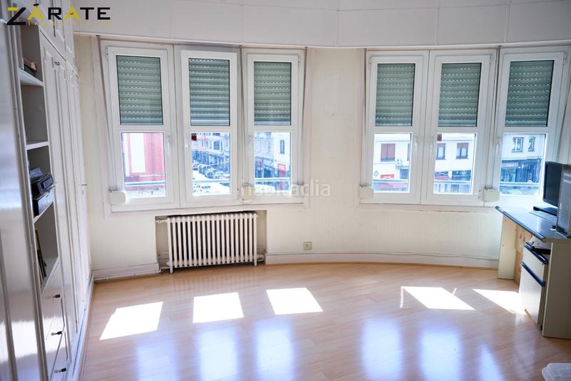 Foto d4370859-eecb-4565-a3ff-329feb06f341. Piso se vende magnifica vivienda a reformar en indautxu en Bilbao