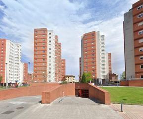 Car parking in Grupo de Loitzaga