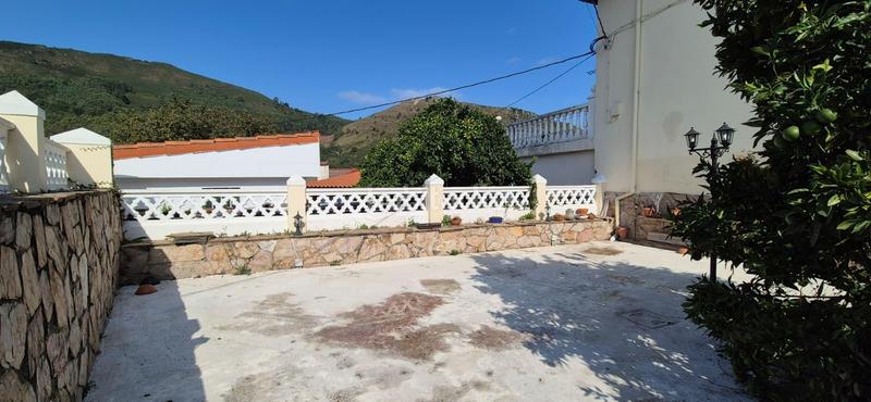 Foto 09385fe7-0e3b-422e-98e6-9bfb5e3af8bc. Casa adosada en Otañes-Talledo Castro - Urdiales