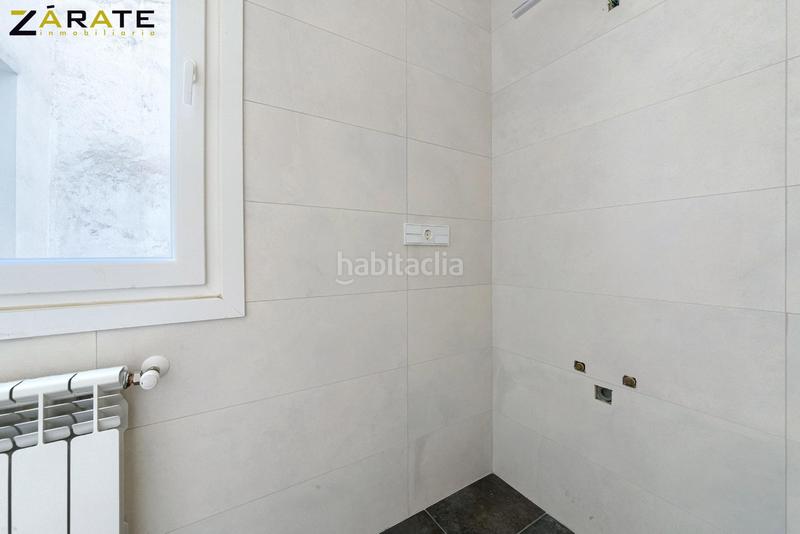 Foto 02aa5326-3e4d-47df-8bfb-4a0b80007561. Alquiler piso se alquila piso señorial en Casco Viejo en Bilbao