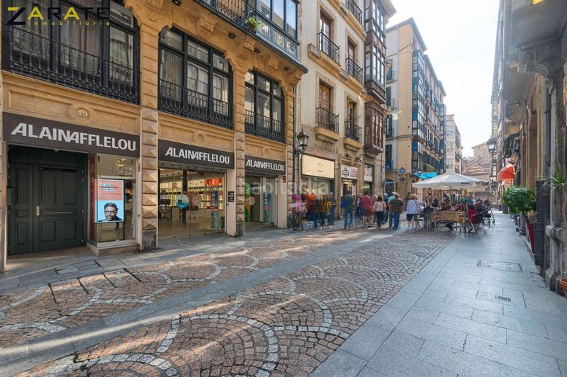 Foto 266fac7d-4007-4376-a9e9-8eb11e78b881. Alquiler piso se alquila piso señorial en Casco Viejo en Bilbao