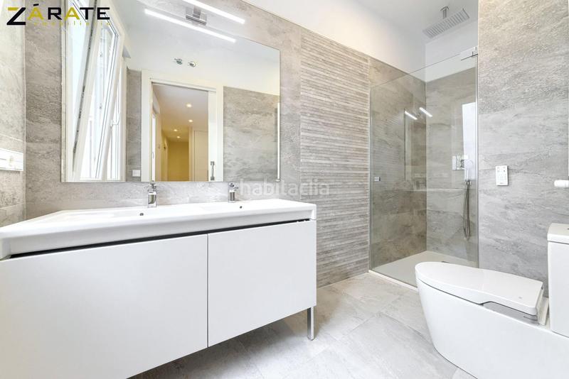 Foto 2b304222-c667-44af-98ba-1c9a0dec924e. Alquiler piso se alquila piso señorial en Casco Viejo en Bilbao