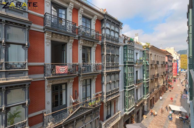 Foto c6746b5c-3cbc-4624-8b13-98bf049dc351. Alquiler piso se alquila piso señorial en Casco Viejo en Bilbao