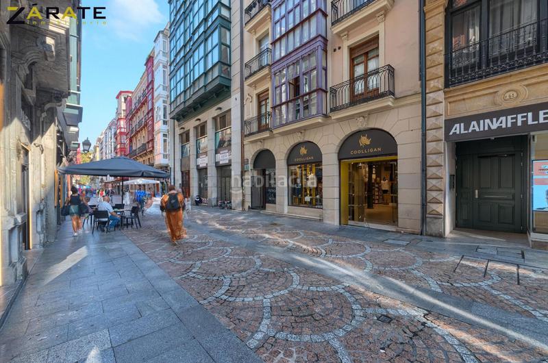 Foto fa288d0b-79ba-47f3-8d5b-3514c16a7b89. Alquiler piso se alquila piso señorial en Casco Viejo en Bilbao