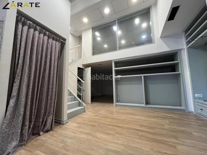 Foto b73c01a9-aa44-4e56-bf82-bb4c832fd6db. Alquiler local comercial se alquila excelente local sobre la gran via en Bilbao