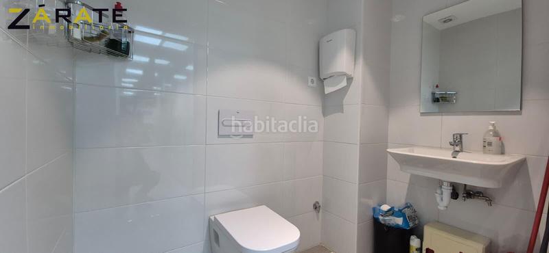 Foto bb4c442e-db26-45b3-a253-f7a249f7da90. Local comercial se vende o alquila local en san mames en Bilbao