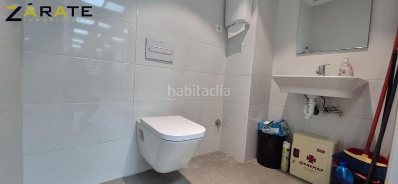 Foto c4074671-0b9c-4090-b690-a6d8ce4ebce7. Local comercial se vende o alquila local en san mames en Bilbao