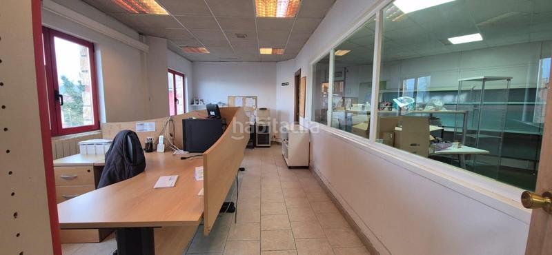 Foto 9811dbf7-fe08-4a37-abd5-ddc231a27d27. Rent industrial building with heating in Erandio