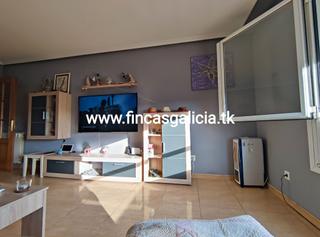 Dúplex a Verín. Bonito duplex muy luminoso, orientado al sur, ubicado en zona tr