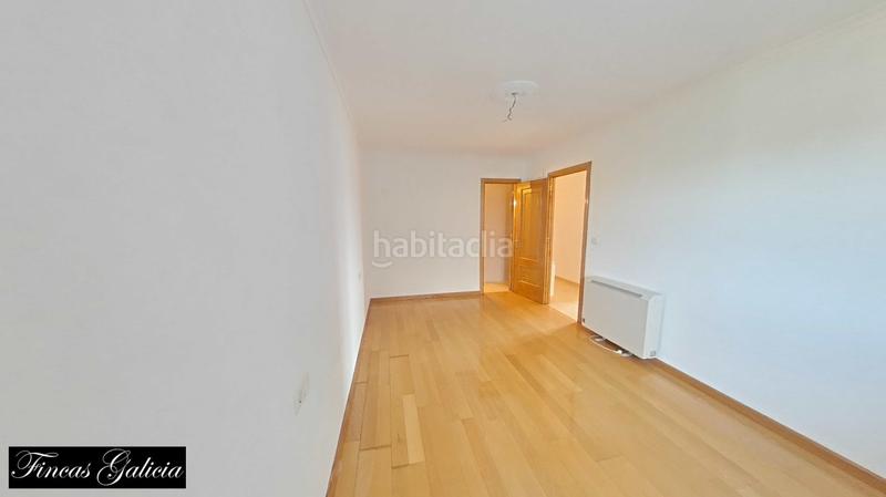 Foto 0518e2d2-7677-4fa4-896d-de21968409f7. Piso  en muy buenas condiciones de uso, situado en una zona tranquila . 
con una superficie de unos 98 metros cuadrados en Verín