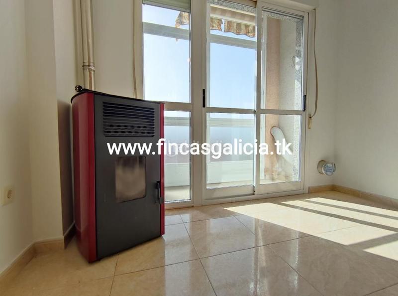 Foto 2de0ad5a-c035-4979-b99b-3c9b06752da7. Piso  en muy buenas condiciones de uso, situado en una zona tranquila . 
con una superficie de unos 98 metros cuadrados en Verín
