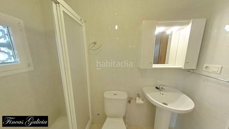 Foto 3c0d48d4-7169-4293-bab8-0863494899d7. Piso  en muy buenas condiciones de uso, situado en una zona tranquila . 
con una superficie de unos 98 metros cuadrados en Verín