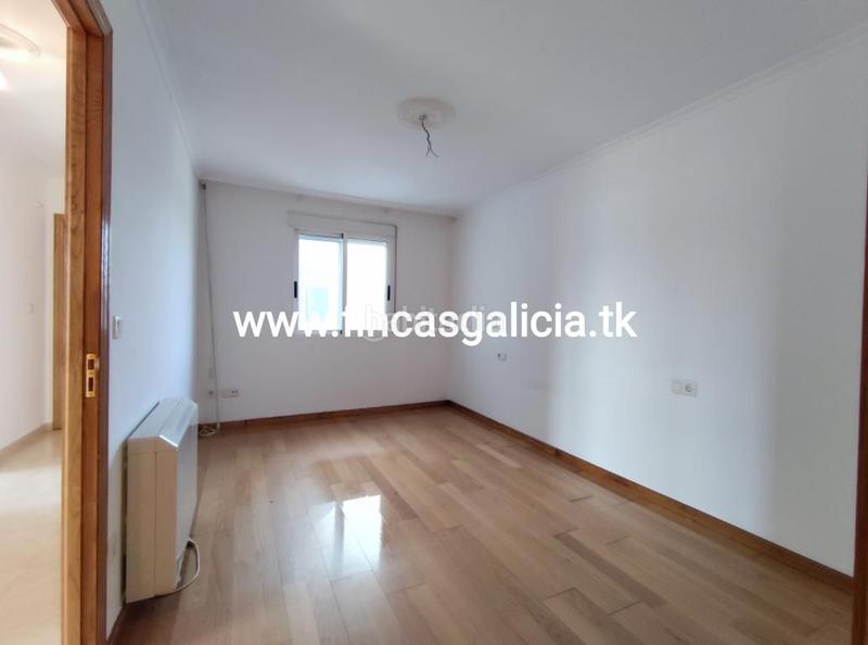 Foto 5f089065-8a9c-42eb-8ee7-fb87c56529ed. Piso  en muy buenas condiciones de uso, situado en una zona tranquila . 
con una superficie de unos 98 metros cuadrados en Verín
