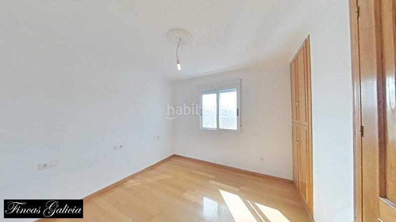 Foto 9e3ba6b4-8b8a-4541-a699-533640055652. Piso  en muy buenas condiciones de uso, situado en una zona tranquila . 
con una superficie de unos 98 metros cuadrados en Verín