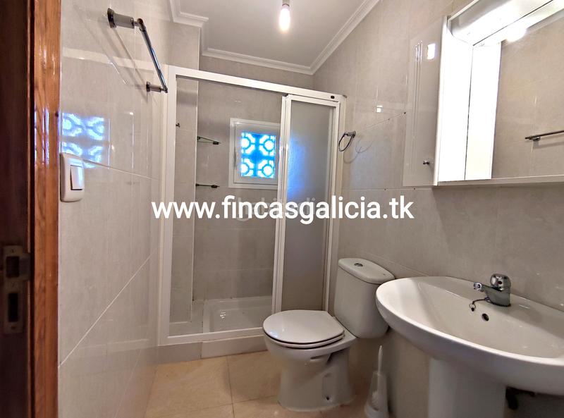 Foto a7a6cedd-5091-46bf-8449-c1d8928aa26d. Piso  en muy buenas condiciones de uso, situado en una zona tranquila . 
con una superficie de unos 98 metros cuadrados en Verín