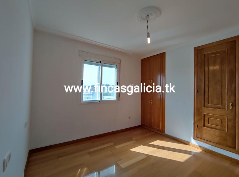 Foto af7a03b3-ea60-4488-97ac-895c2539c483. Piso  en muy buenas condiciones de uso, situado en una zona tranquila . 
con una superficie de unos 98 metros cuadrados en Verín